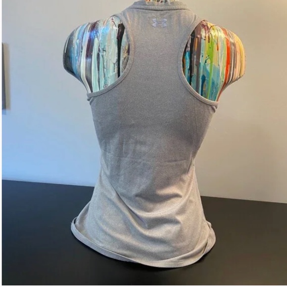 2 Under Armour Heat Gear Tank Tops - Size Medium - Picture 8 of 11